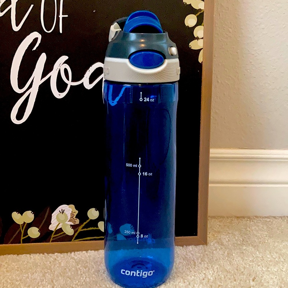 Blue Contigo water bottle